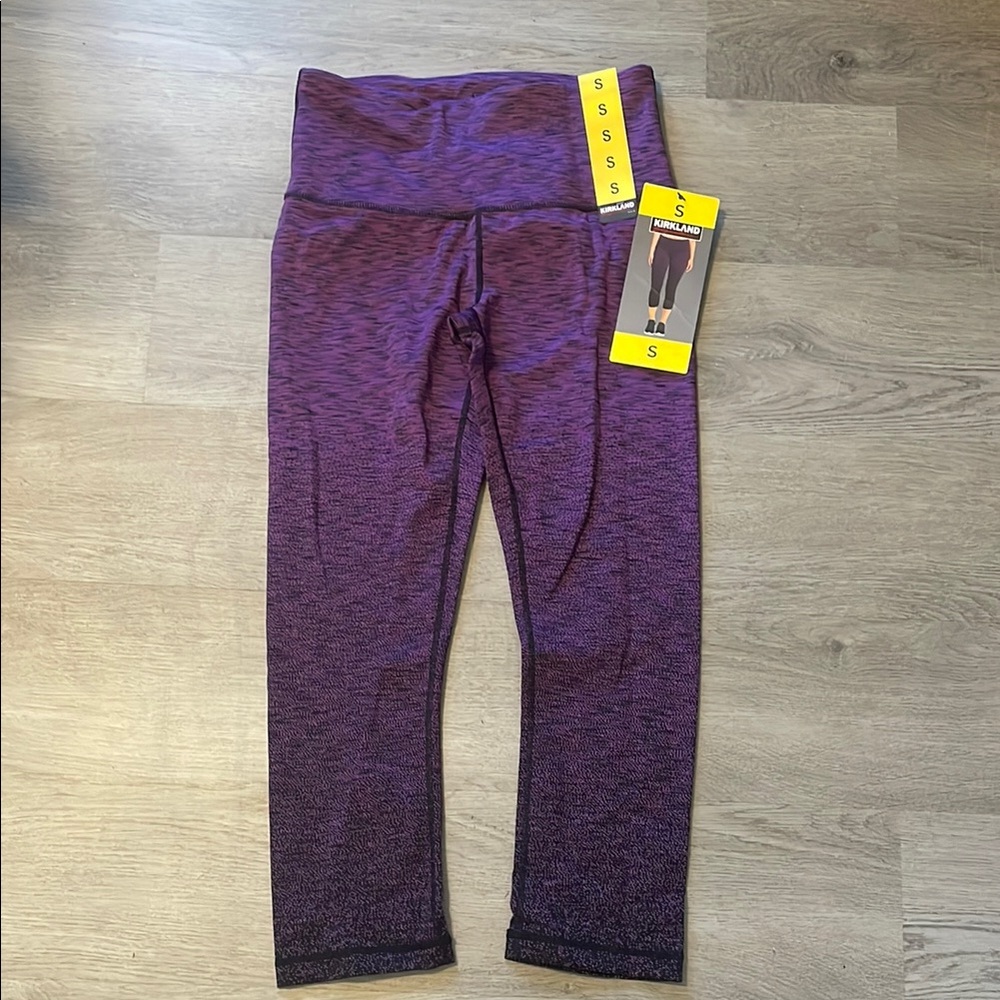 NWT Kirkland Signature Purple Performance Leggings ladies Active crop size sm
